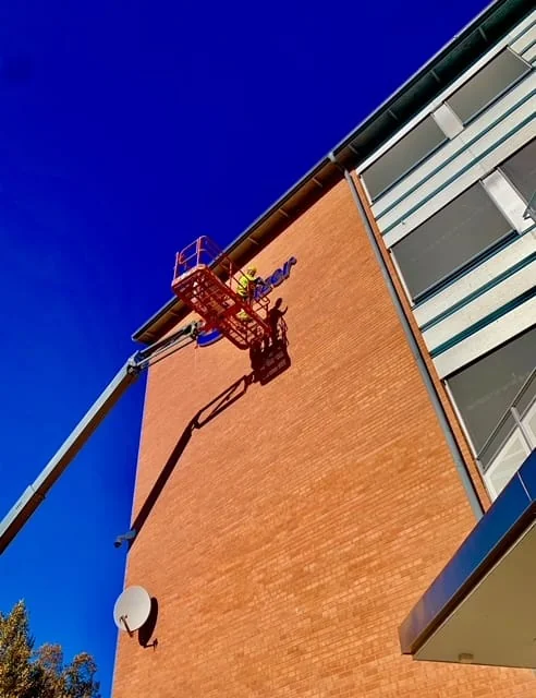 Skyltskruvarna – referensbild